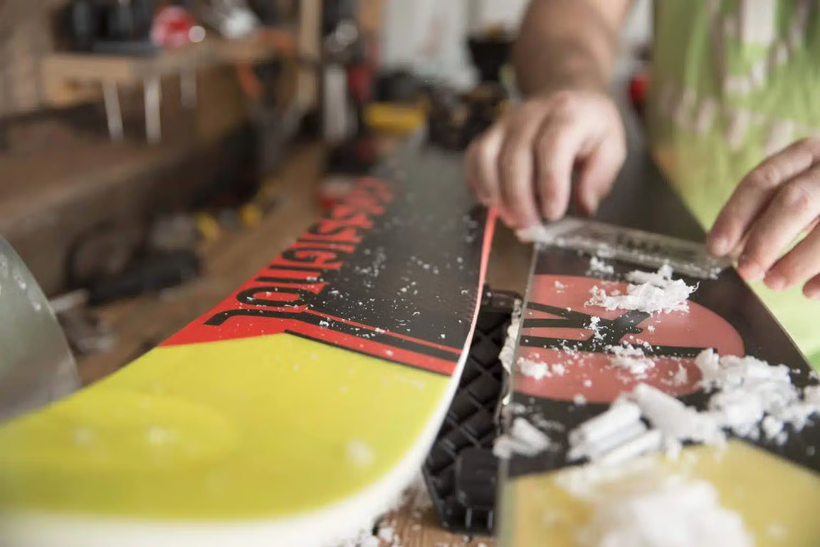 Ski's en Snowboards Waxen en Slijpen